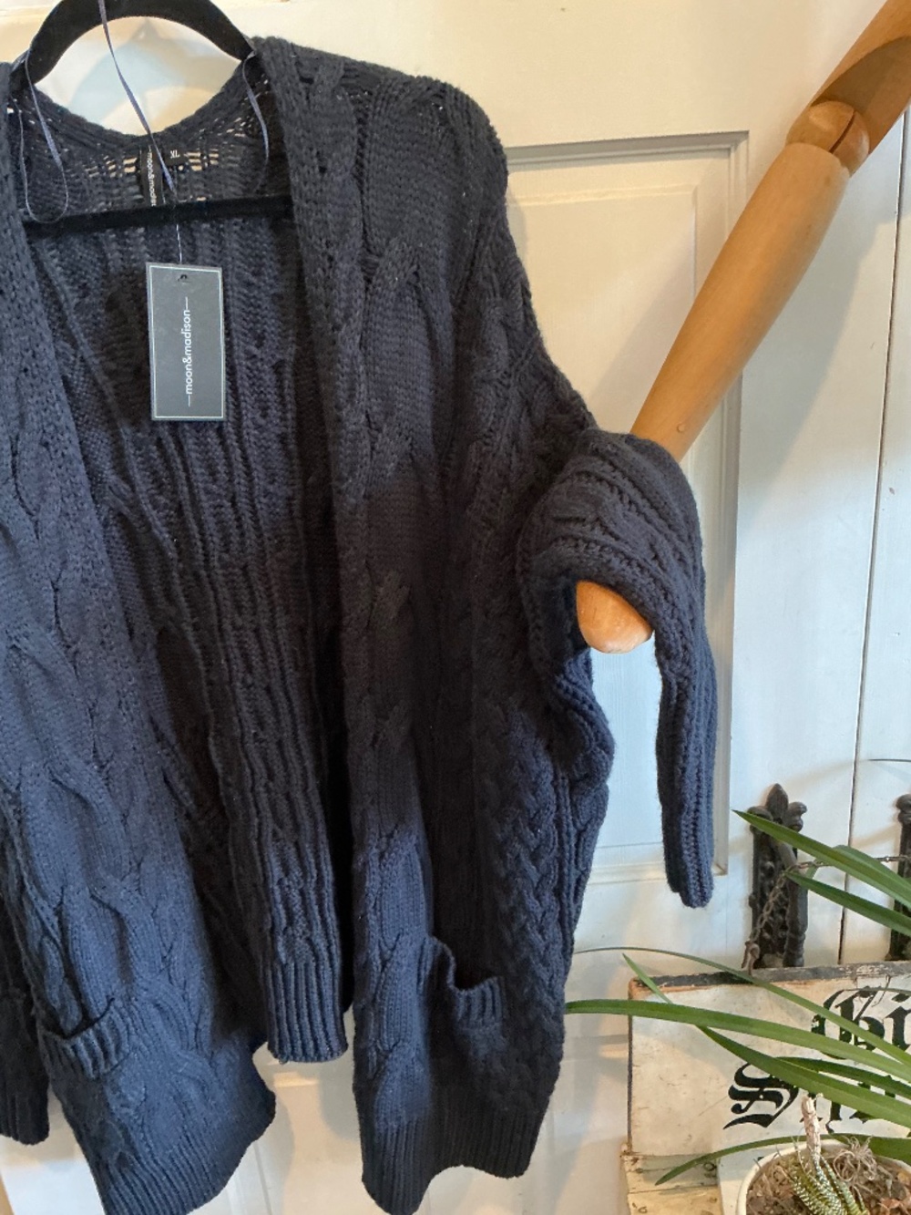 Moon and Madison cardigan. Brand new! With tags! Size XL - Picture 4 of 5
